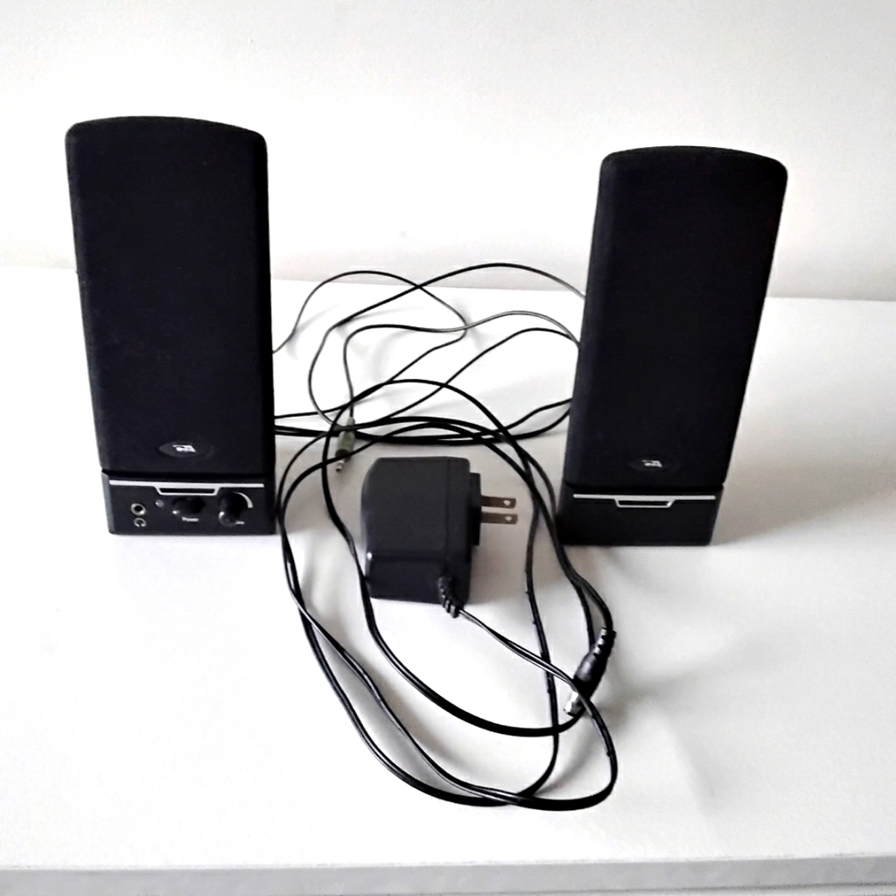 "C A"  2 SPEAKER SOUND SYSTEM YES / WIRED